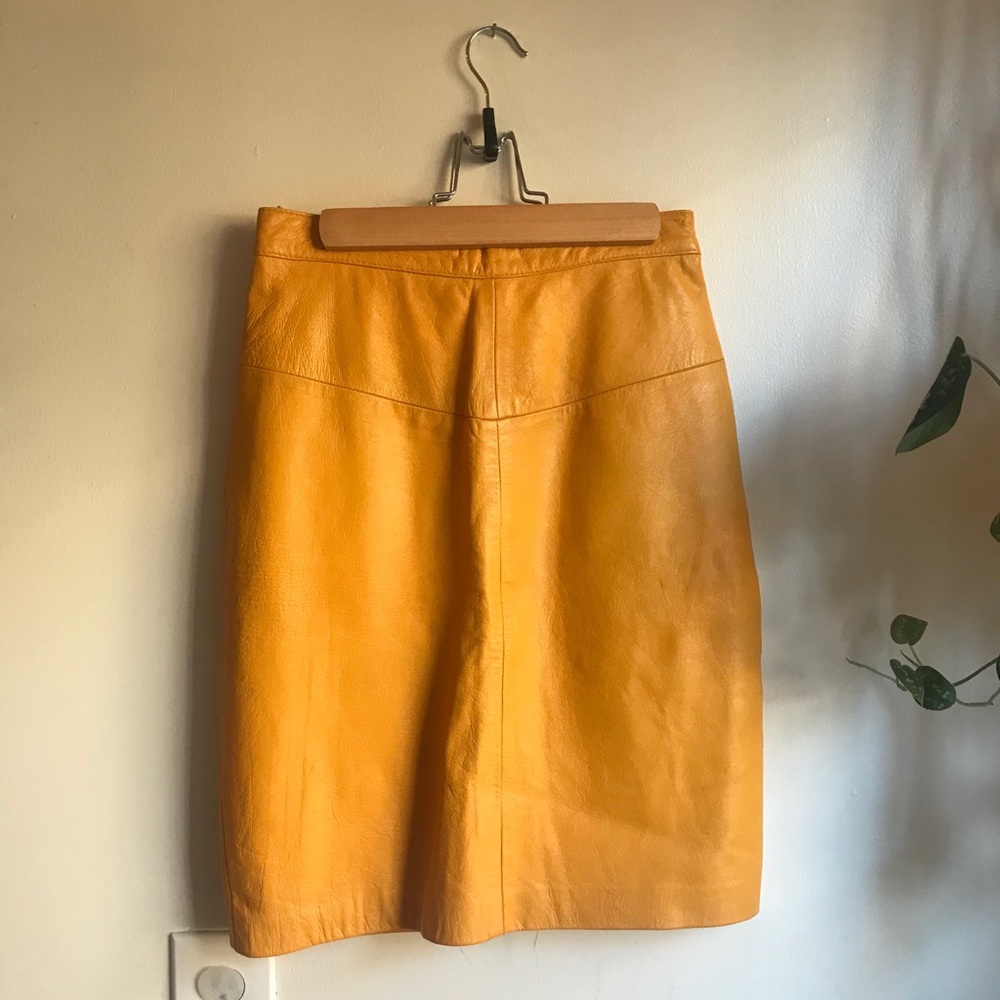 Vintage high wasted leather skirt
